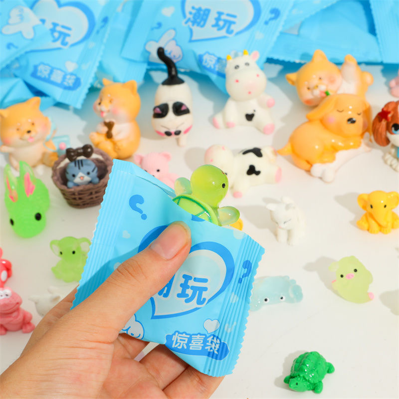 40 Pieces/Set Random Cartoon B - đánh giá và giá Resin Art Case